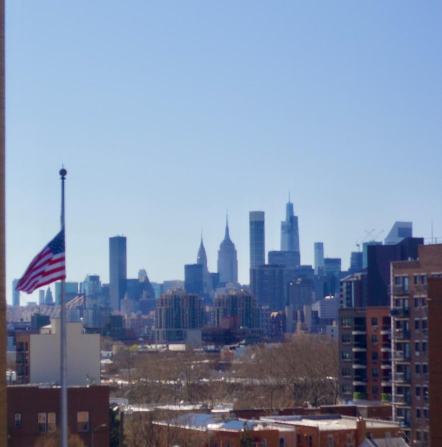 10 Minutes From Nyc - Astoria Lic Queens Cityview Нью-Йорк Экстерьер фото